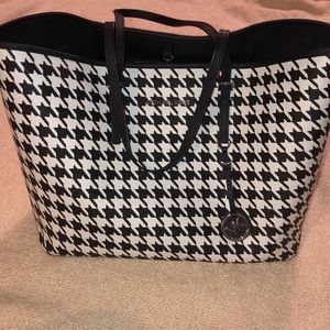 MICHAEL KORS Houndstooth Should Tote